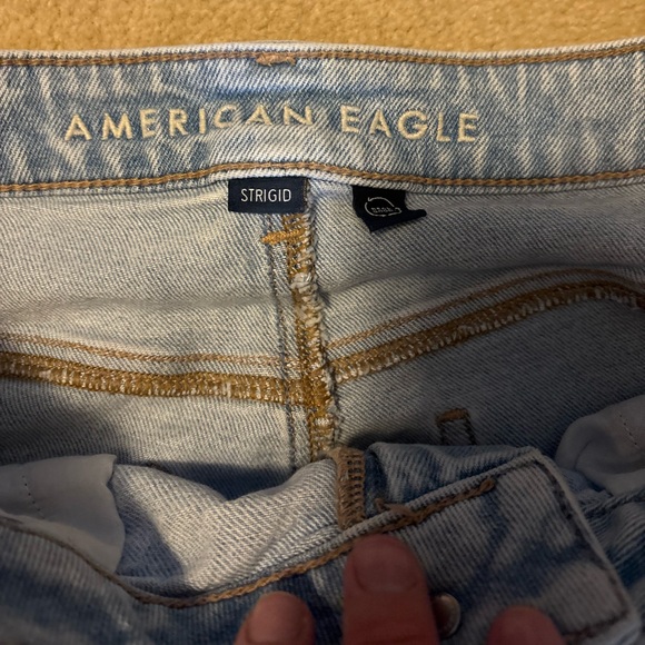 American Eagle Strigid Mom Jean size 8 - Picture 3 of 7